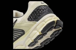 Nike Zoom Vomero 5 Alabaster / Pale Ivory release thumbnail 8