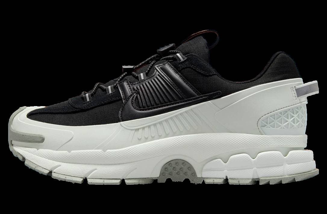 Nike Zoom Vomero 5 Roam Black / Light Silver Nike release photo