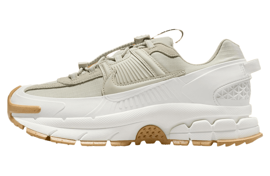 Nike Zoom Vomero 5 Roam Sail / Gum Nike release photo
