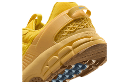 Nike Zoom Vomero Roam Lightning release thumbnail 3