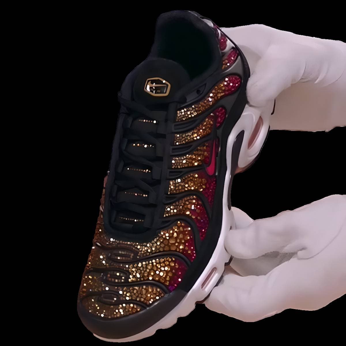 Swarovski x Nike Air Max Plus Sunset release photo 3