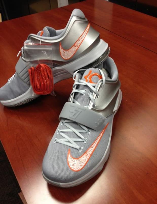 NIKE KD 7 “TEXAS” release photo 2