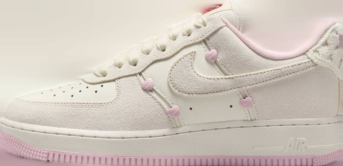 Nike Air Force 1 Low WMNS Valentine’s Day Nike release photo