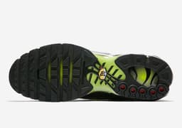 Nike Air Max Plus release thumbnail 5