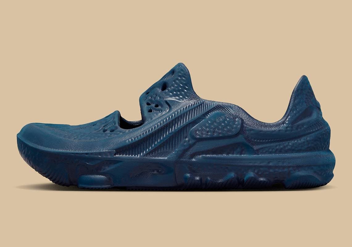 Nike ISPA Universal Nike release photo
