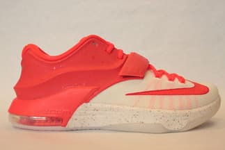 NIKE KD 7 “CHRISTMAS” Nike release photo