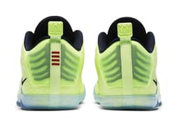 Nike Kobe 11 Elite Low “Christmas” release thumbnail 3