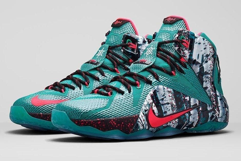 NIKE LEBRON 12 “CHRISTMAS” release photo 1