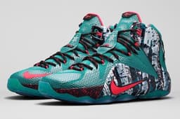 NIKE LEBRON 12 “CHRISTMAS” release thumbnail 1