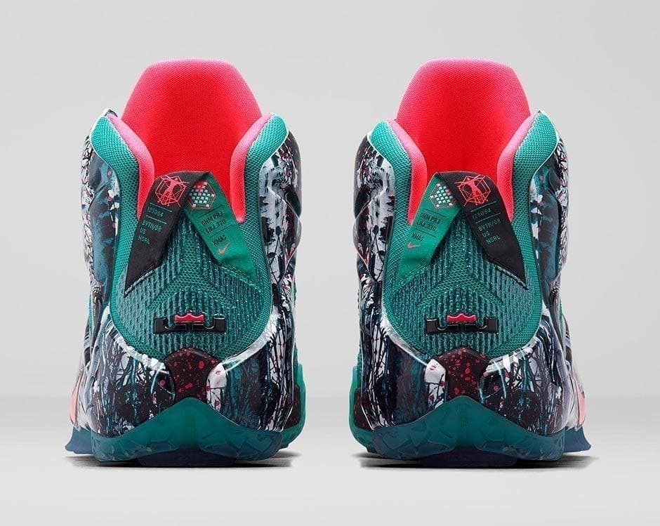 NIKE LEBRON 12 “CHRISTMAS” release photo 3