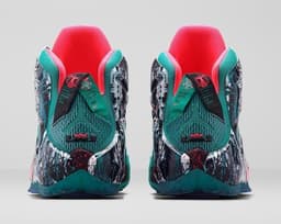 NIKE LEBRON 12 “CHRISTMAS” release thumbnail 3
