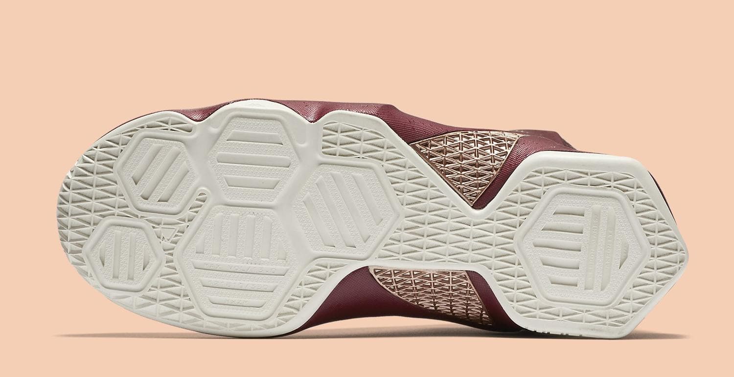 Nike LeBron 13 GS release photo 4