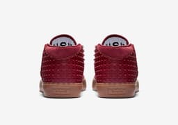 Nike LeBron 13 NSW  release thumbnail 3