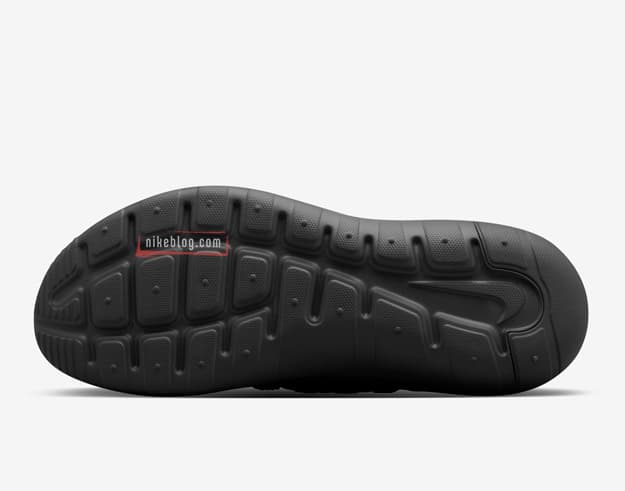 Nike Payaa release photo 4