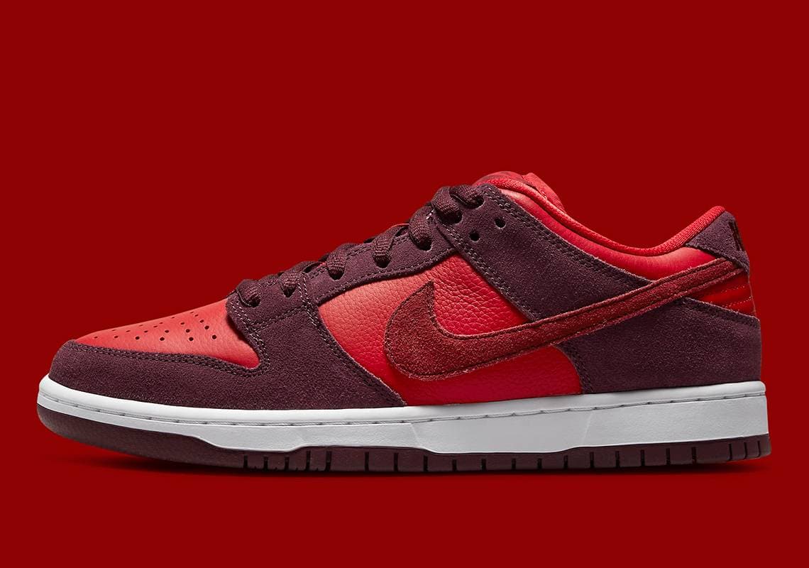 Nike SB Dunk Low "Cherry" Nike release photo