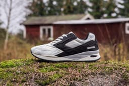 SNS x Brooks Regent ”American Dream” release thumbnail 2