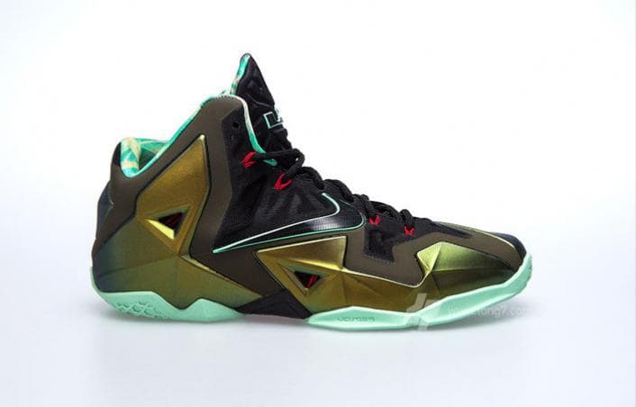 Nike LeBron 11 "Parachute Gold" Nike release photo