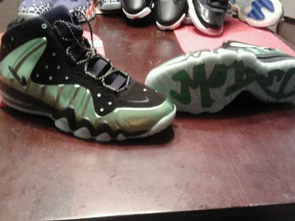Nike Barkley Posite Max "Metallic Green" Nike release photo