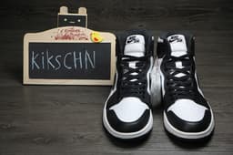 Air Jordan 1 Black/White release thumbnail 4