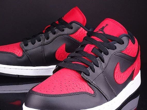 Air Jordan 1 Low "OG" release photo 2
