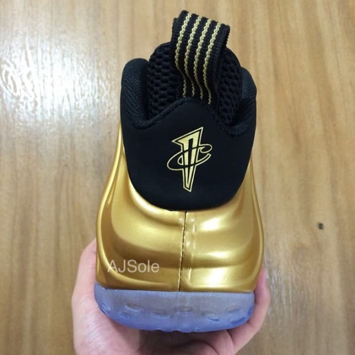 Nike Foamposite One "Gold" release photo 2