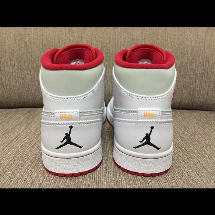  Air Jordan 1 'Hare' release photo 6