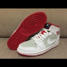  Air Jordan 1 'Hare' release thumbnail 2