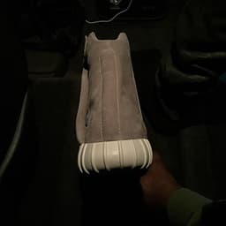 adidas Yeezy 750 Boost  release thumbnail 4
