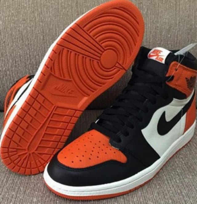 Air Jordan 1 Jordan release photo