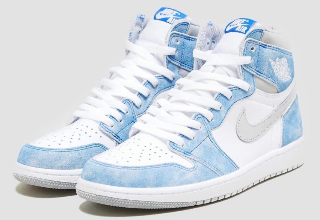 Air Jordan 1 High OG “Hyper Royal” Jordan release photo