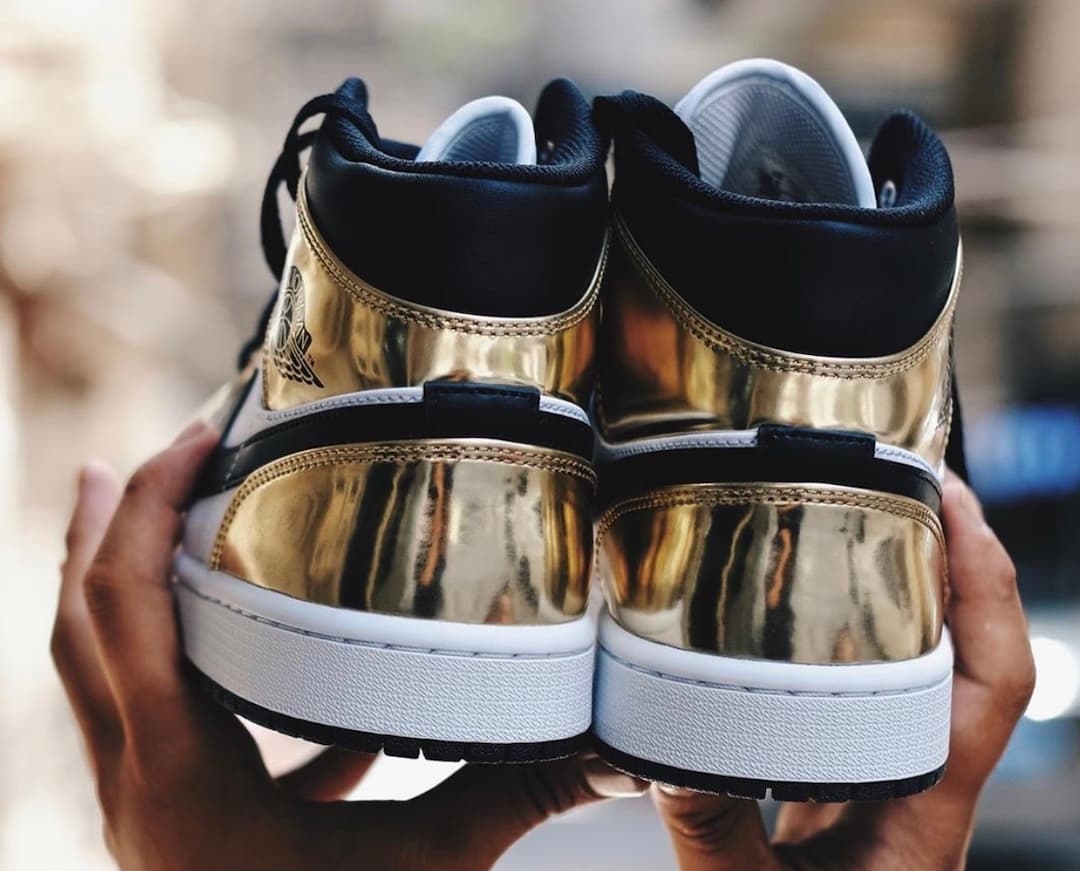 Air Jordan 1 Mid SE “Metallic Gold” release photo 7
