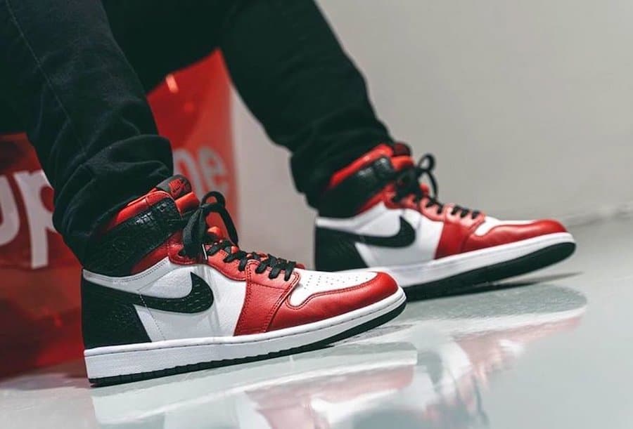 Air Jordan 1 High OG WMNS “Satin Snake” release photo 3