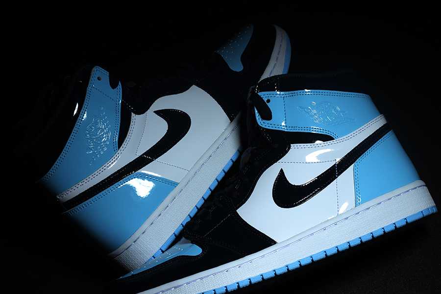 Air Jordan 1 Retro High OG release photo 4