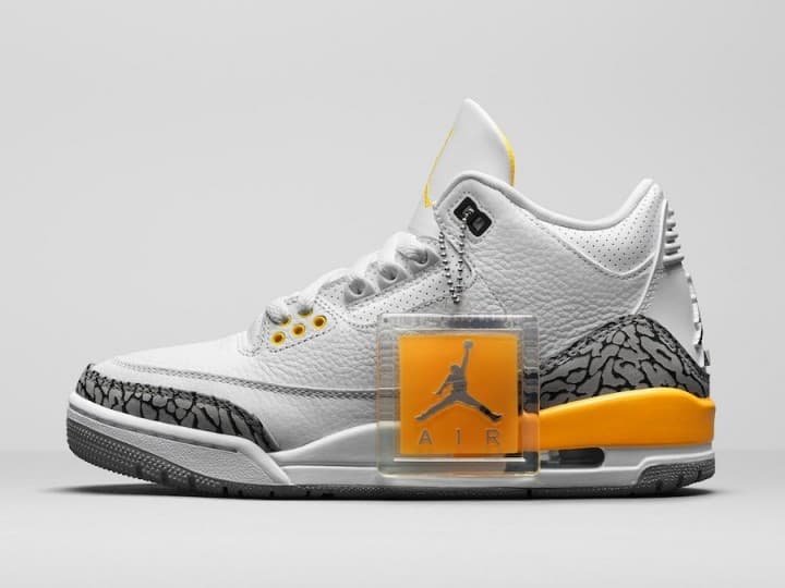 Air Jordan 3 WMNS “Laser Orange” release photo 1
