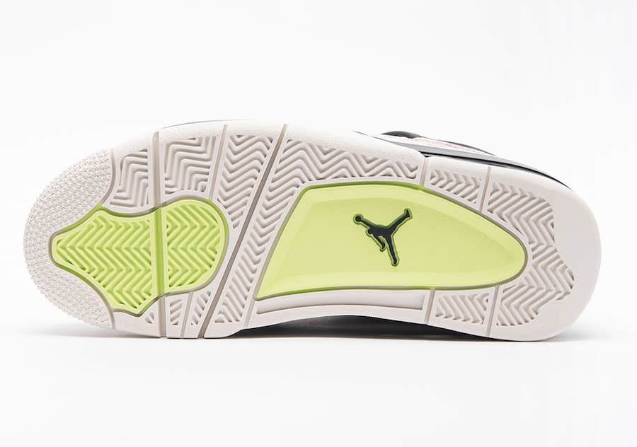 Air Jordan 4 WMNS release photo 5