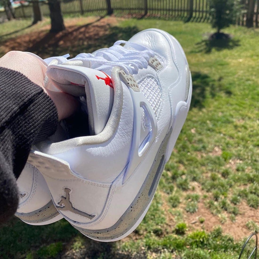 Air Jordan 4 “White Oreo” release photo 9
