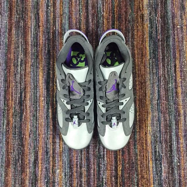Air Jordan 6 Low GS "Dark Grey" release photo 3