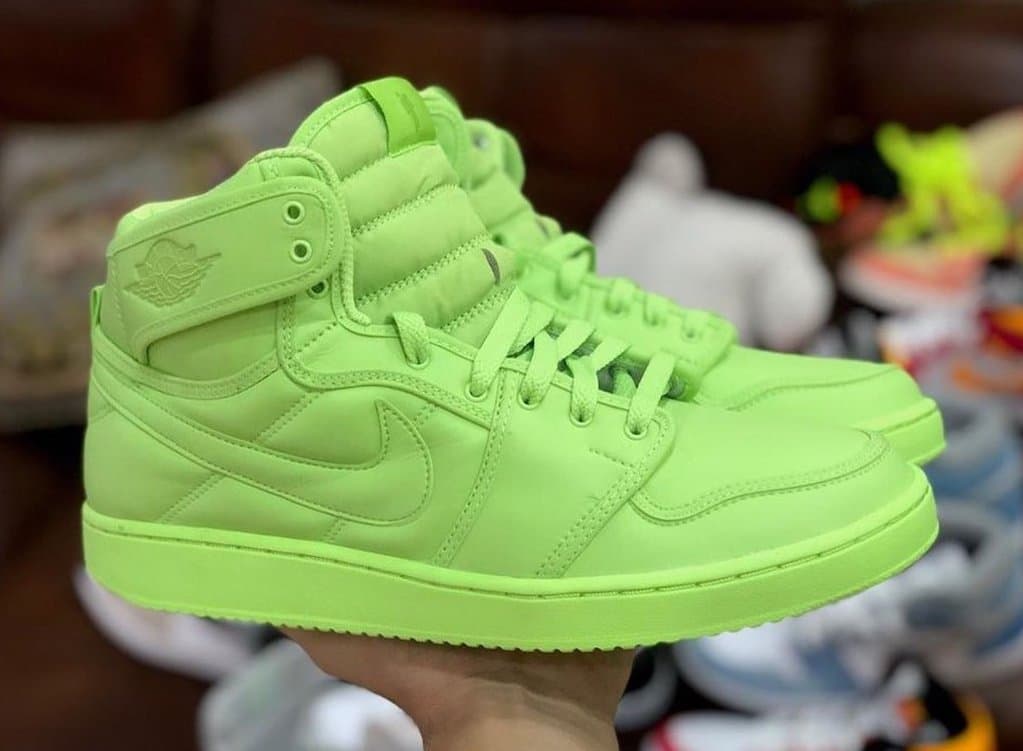 Billie Eilish x Air Jordan 1 KO Jordan release photo