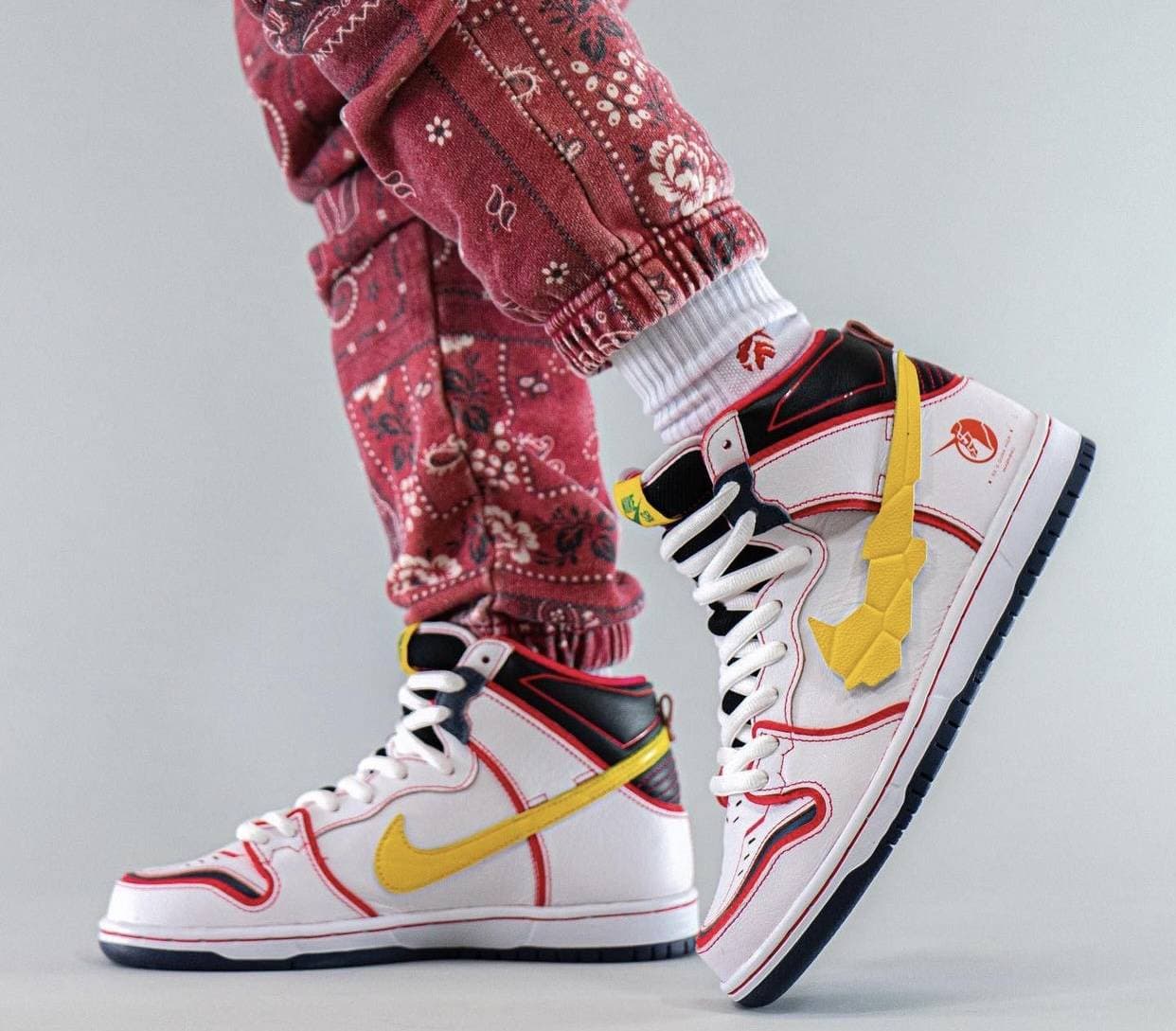 Gundam x Nike SB Dunk High “Unicorn” release photo 44