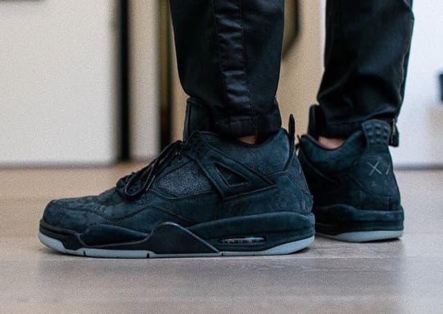 KAWS x Air Jordan 4 Jordan release photo