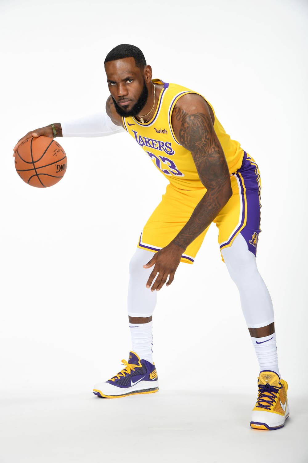 Nike LeBron 7 “Lakers” release photo 12