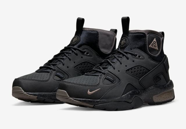 Nike ACG Air Mowabb “Off Noir” Nike release photo