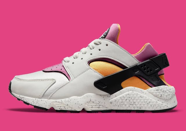Nike Air Huarache "University Gold and Pink" Nike release photo
