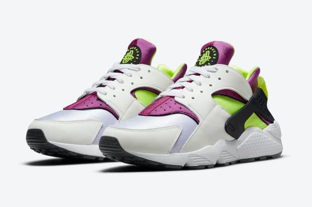Nike Air Huarache “Magenta” Nike release photo