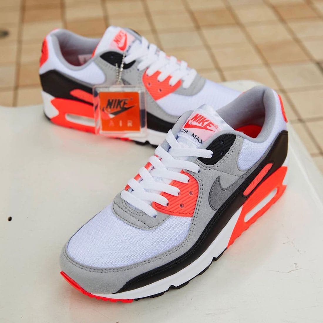 Nike Air Max 90 OG “Infrared” release photo 13