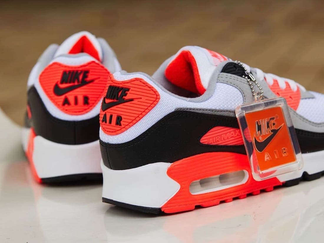 Nike Air Max 90 OG “Infrared” release photo 16