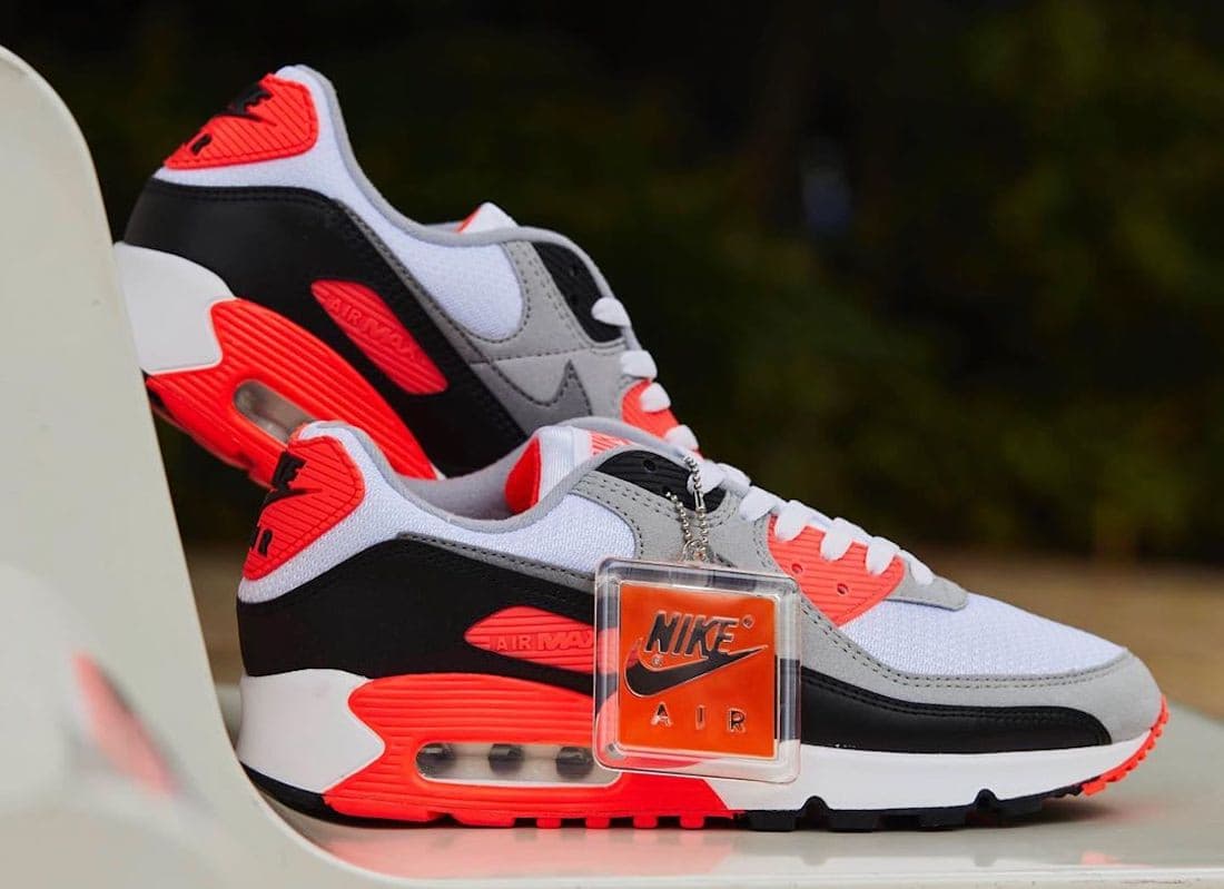 Nike Air Max 90 OG “Infrared” release photo 12