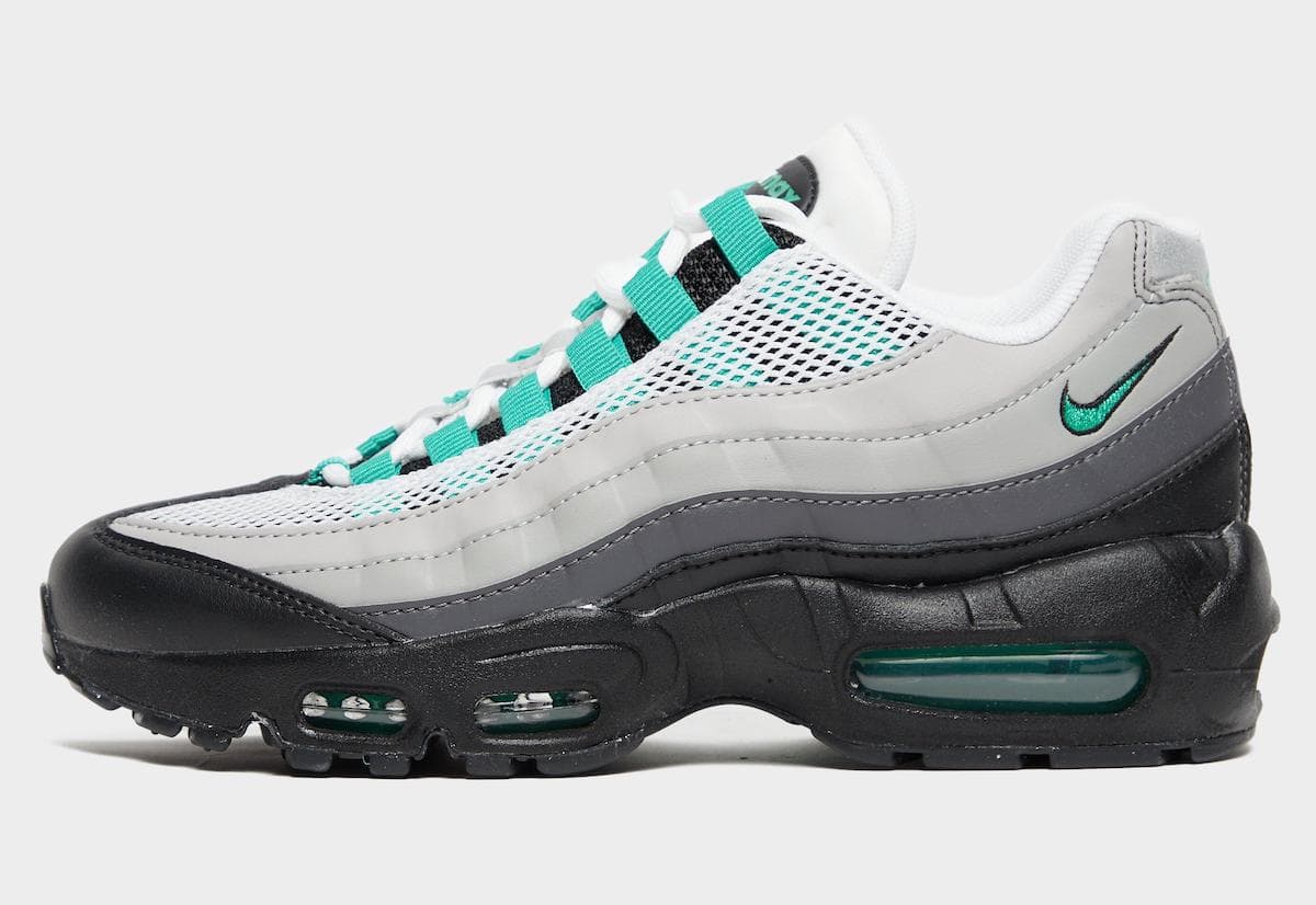 Nike Air Max 95 WMNS “Stadium Green” release photo 9