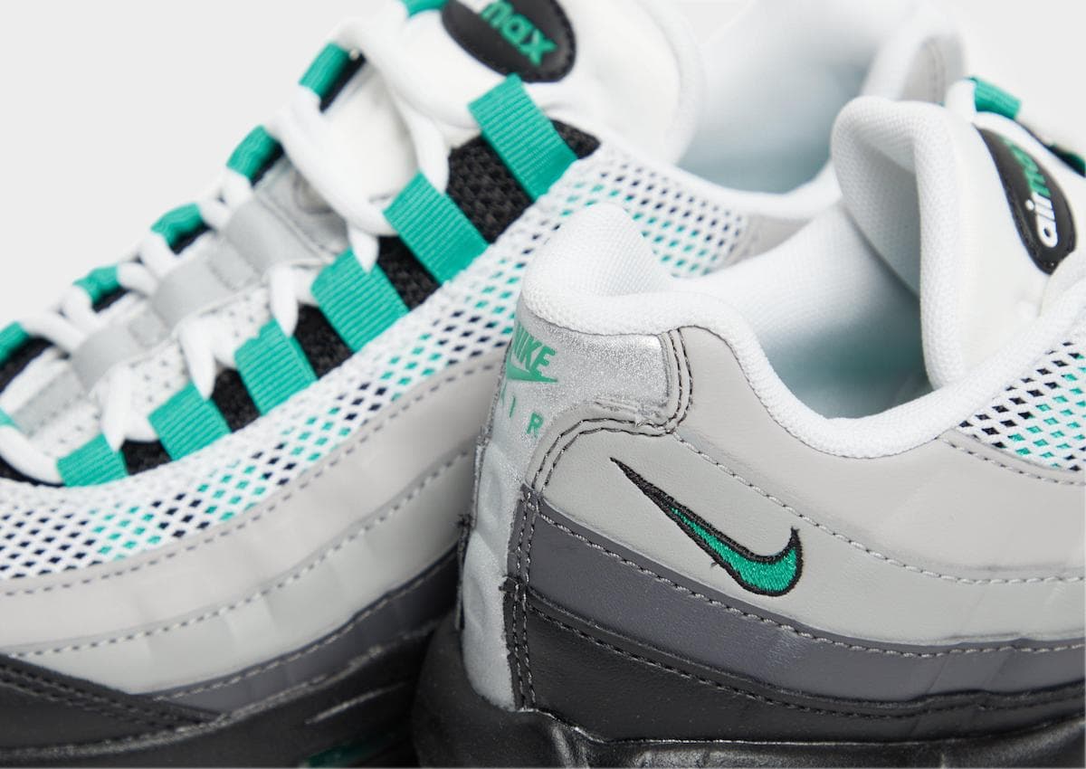 Nike Air Max 95 WMNS “Stadium Green” release photo 13