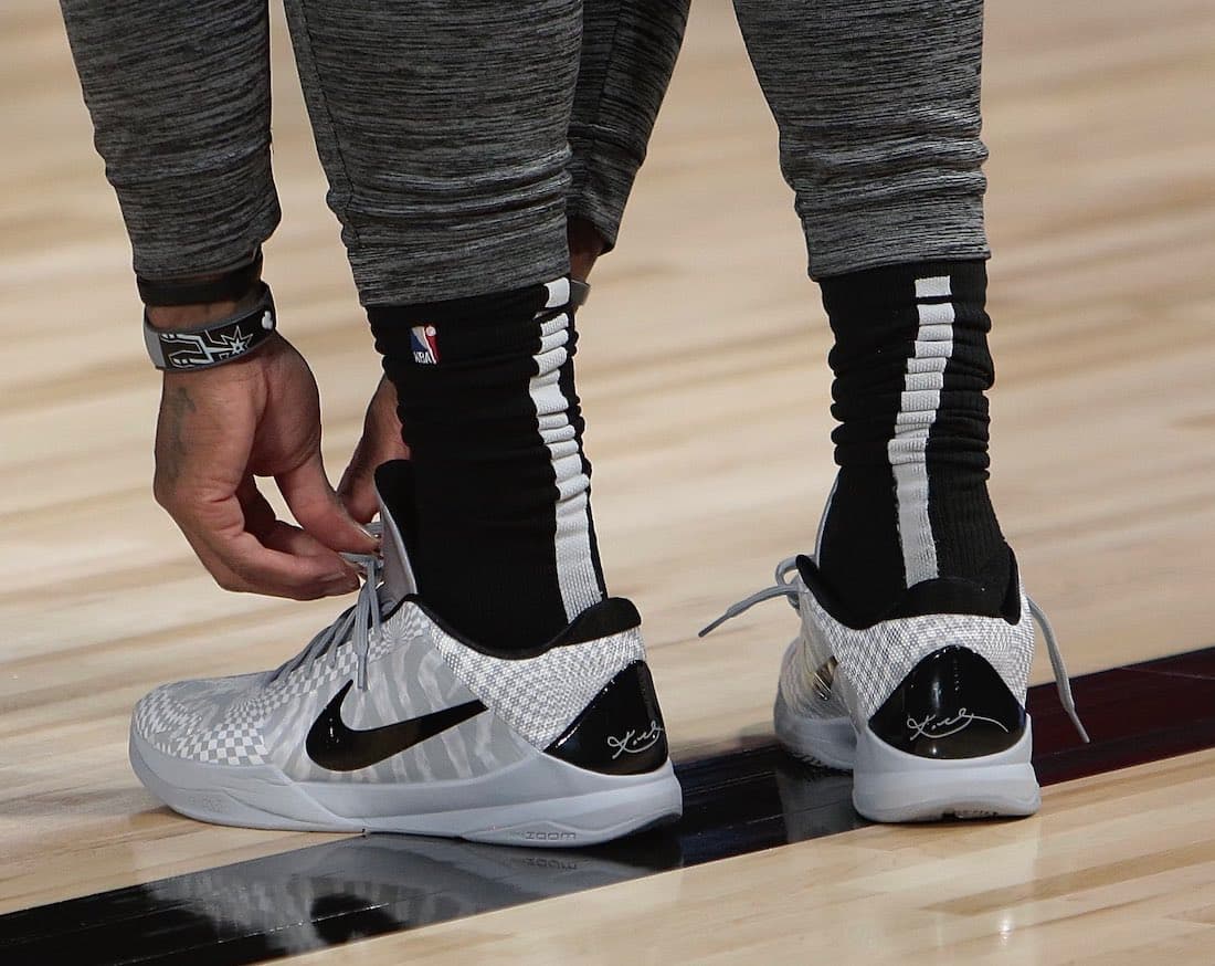 Nike Kobe 5 Protro “Zebra” release photo 2